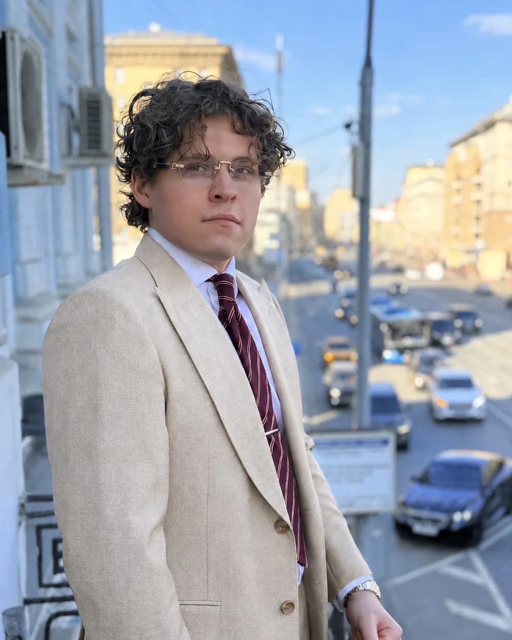 Юрист Адам Вячеславович Комаров в центре Москвы